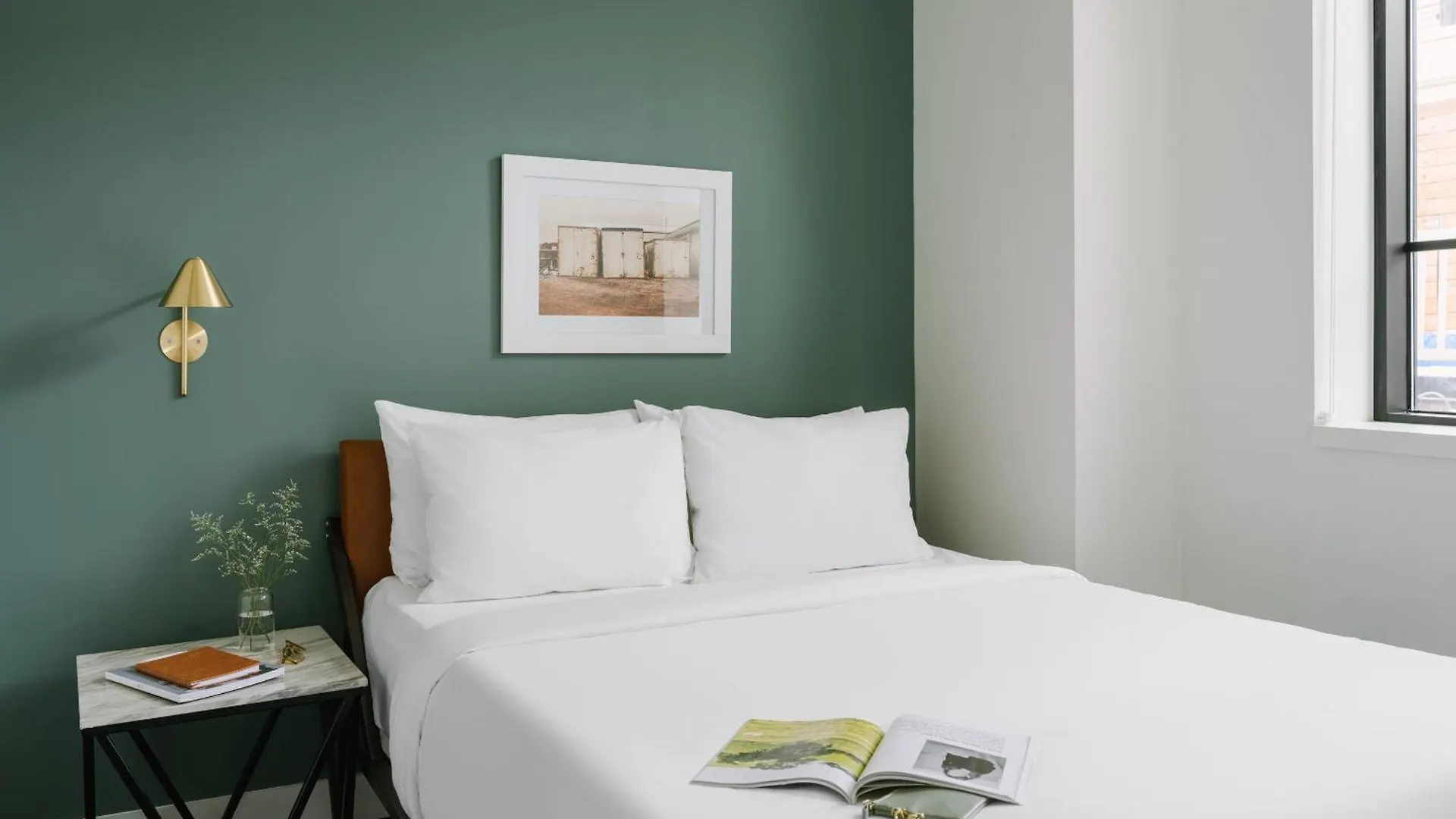 Sonder Le Guerin Aparthotel Montreal 3*,