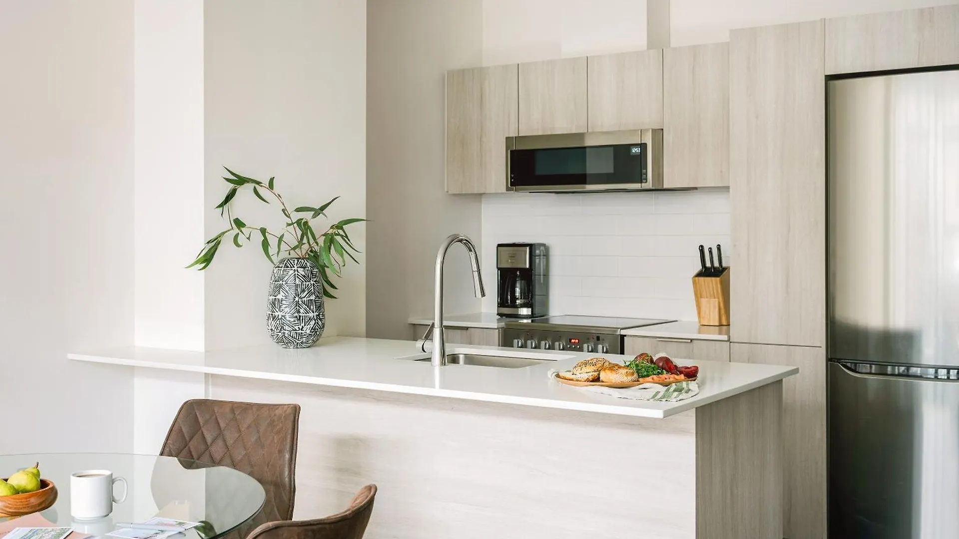 Sonder Le Guerin Aparthotel Montreal 3*,