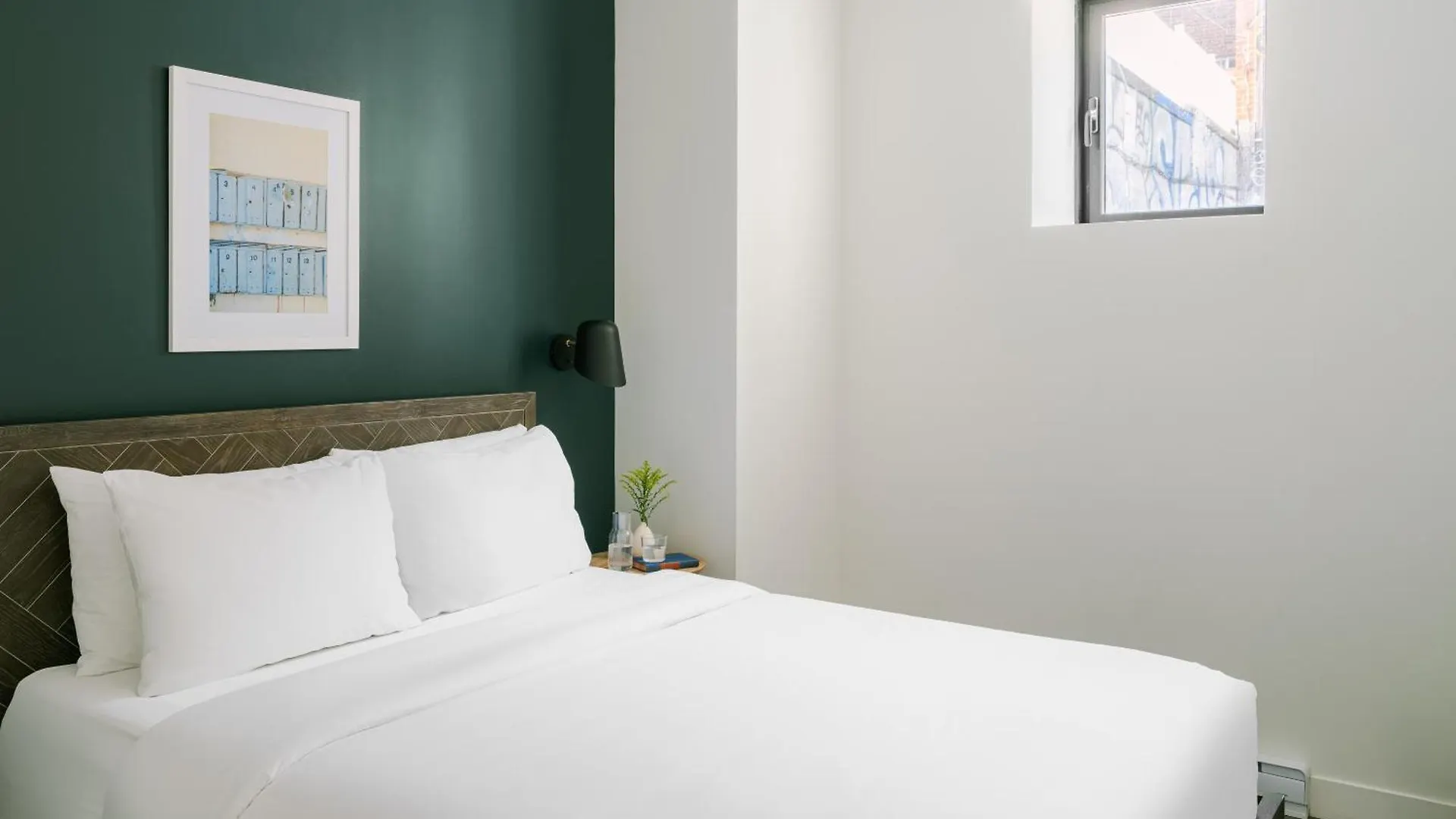Sonder Le Guerin Aparthotel Montreal 3*,